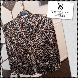 Top Victoria’s Secret top long sleeve pajama size XS